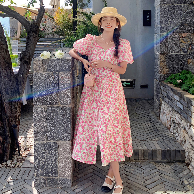 法式露肩碎花连衣裙女夏季2025新款韩版收腰仙女绝美雪纺茶歇长裙