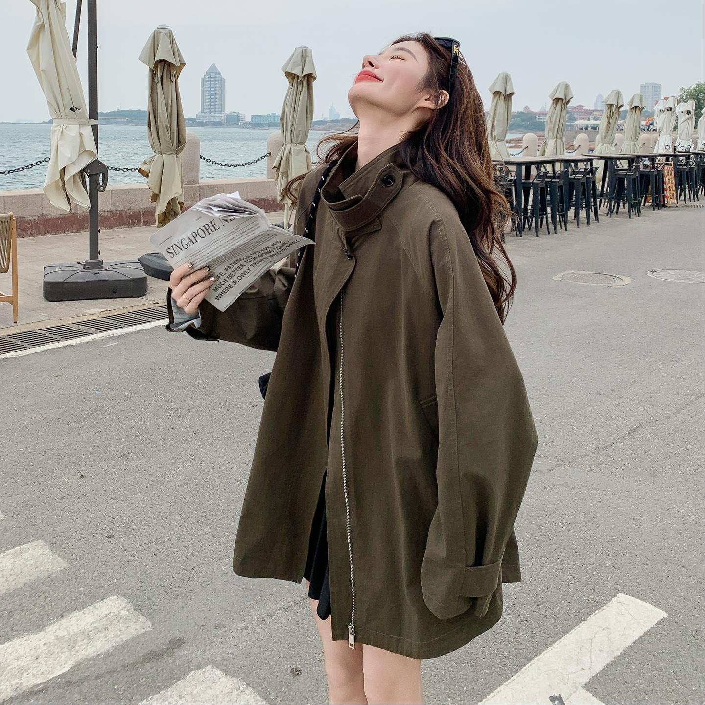 卡其绿工装连帽长袖风衣外套女2025春秋新款韩版小个子短款大衣潮