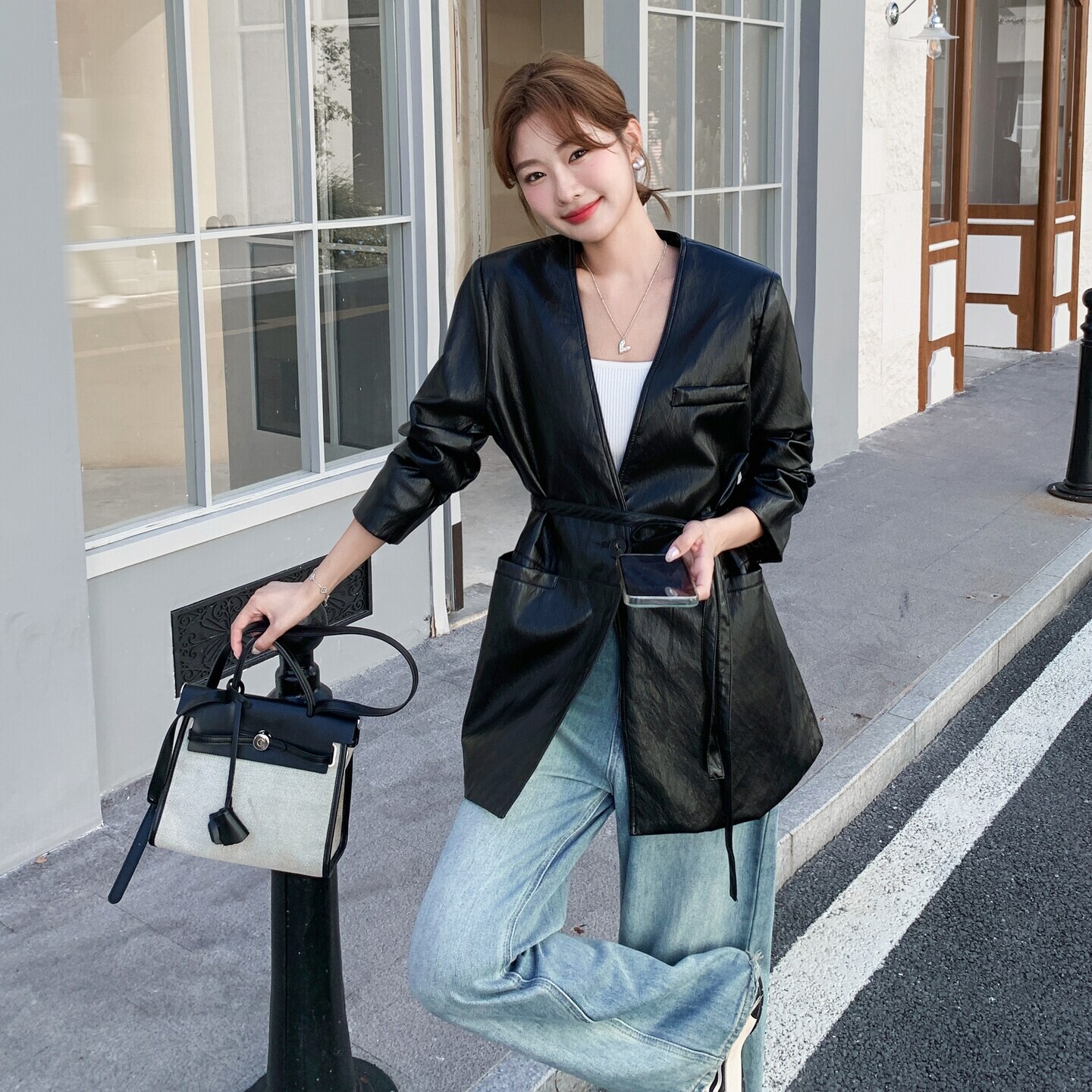 纯色长袖V领收腰皮衣外套女