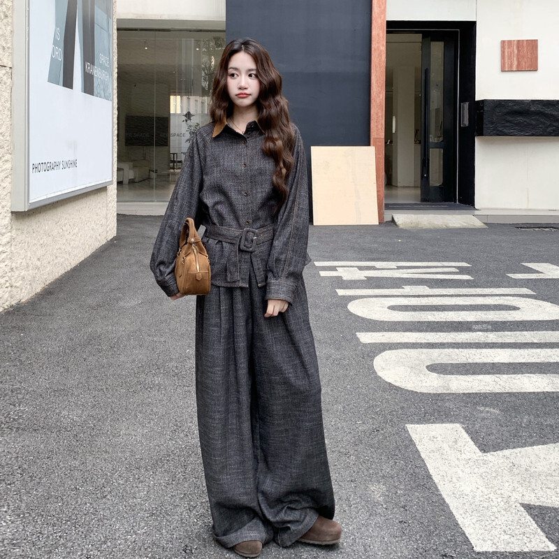时尚松弛感软料牛仔套装女2026秋季撞色翻领收腰衬衫阔腿裤两件套