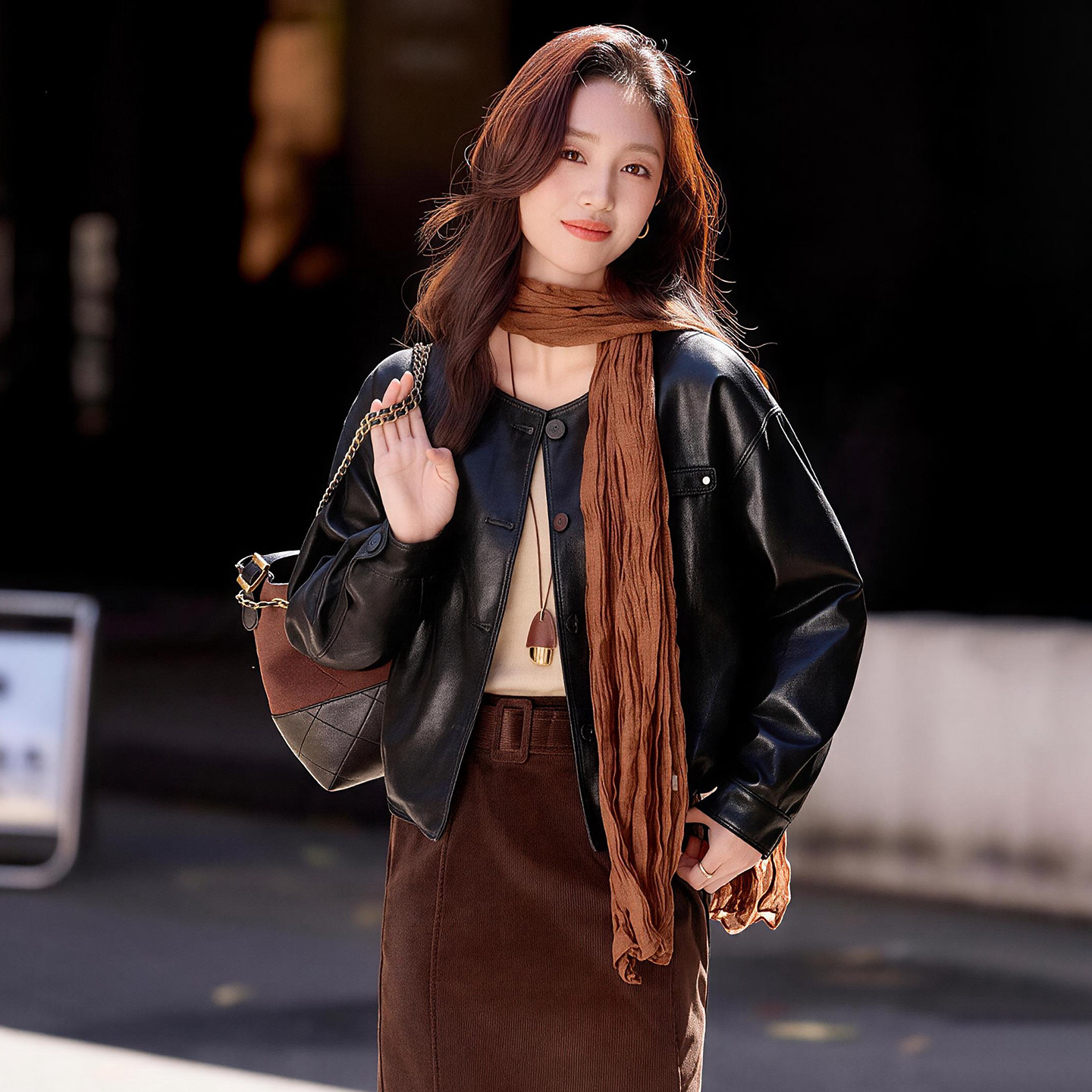 2026新款冬季加绒皮衣女复古无领深棕色外套美拉德风加厚保暖夹克