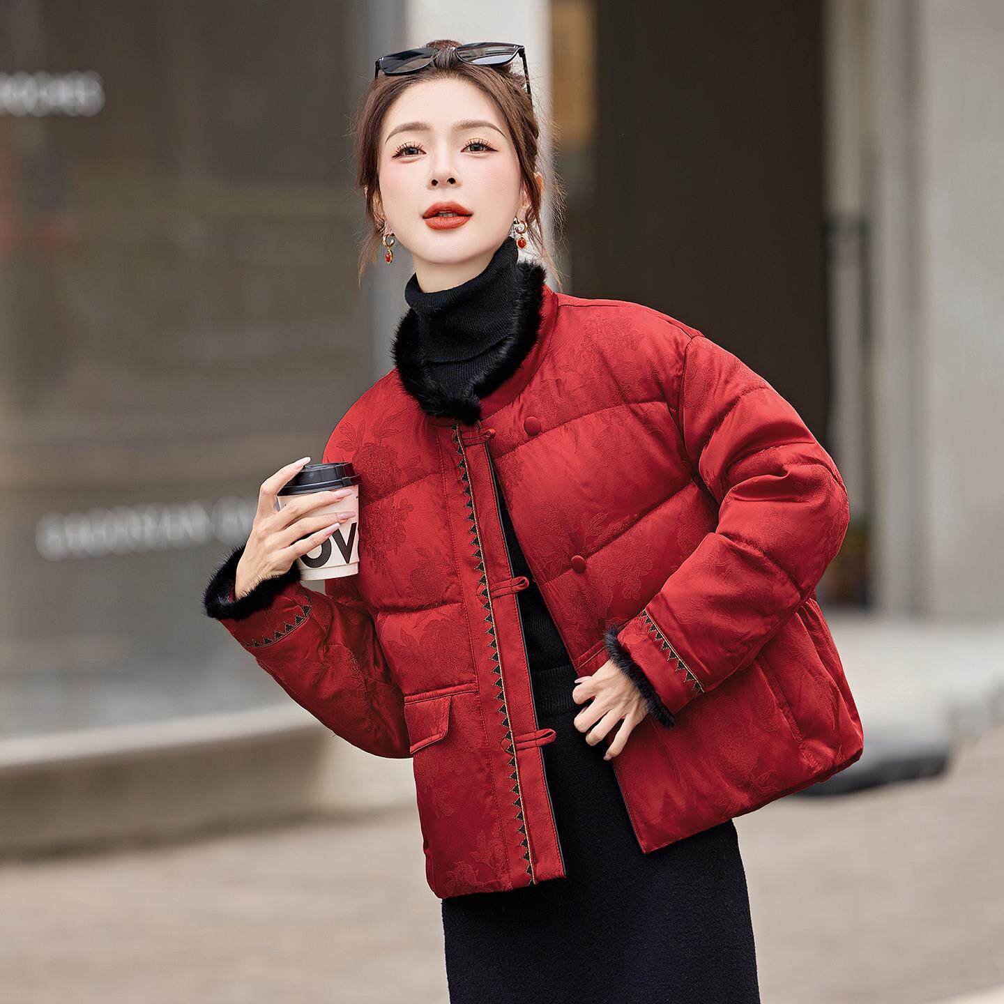 新中式国风本命年红色短款羽绒服女冬季小个子白鸭绒加厚保暖外套