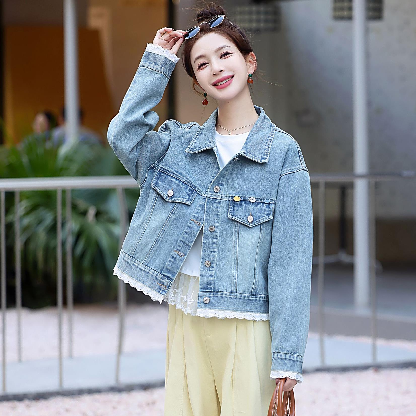设计感蕾丝拼接牛仔外套女短款春秋新款宽松翻领休闲百搭夹克上衣