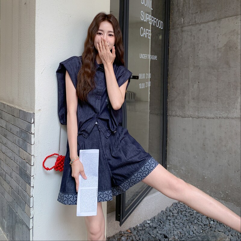深蓝色炸街时尚牛仔套装女夏2025新款韩版高腰衬衣印花短裤两件套