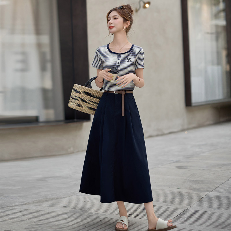 时尚炸街休闲套装裙女夏装洋气显瘦拼色条纹T恤上衣+半身裙两件套