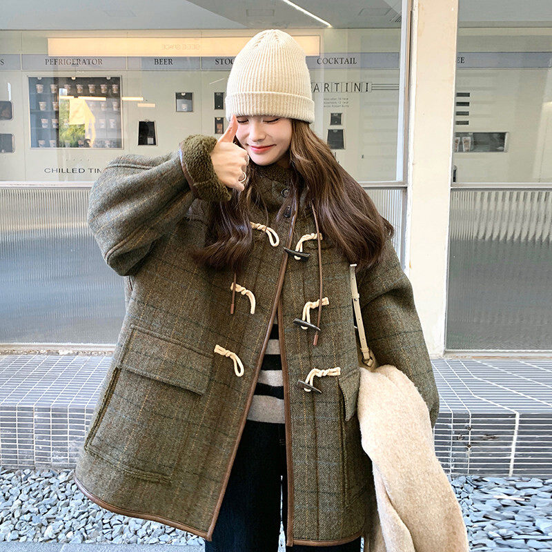 复古学院风格子连帽毛呢外套女冬宽松加厚牛角扣中长款羊羔毛大衣