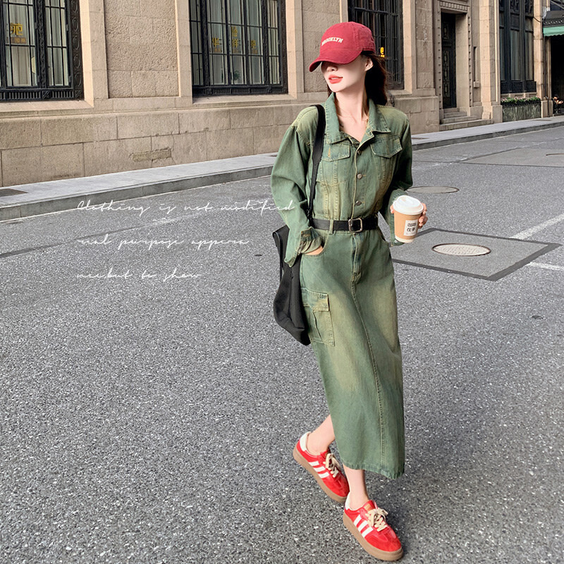 牛仔连衣裙长袖简单大方女新款2026春收腰衬衫裙港风复古法式裙子