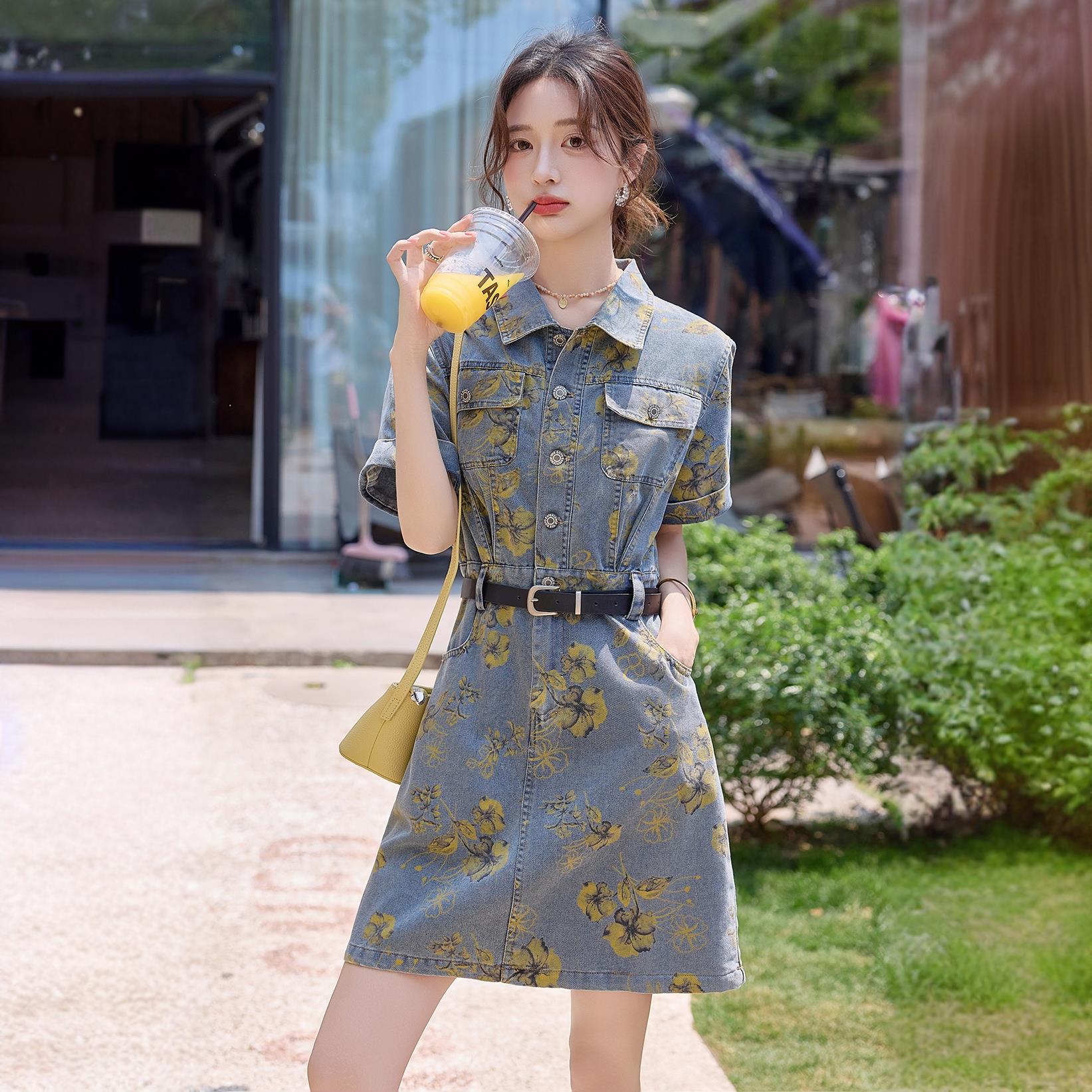 潮流炸街印花薄款牛仔连衣裙女夏新款洋气减龄修身短袖收腰衬衫裙