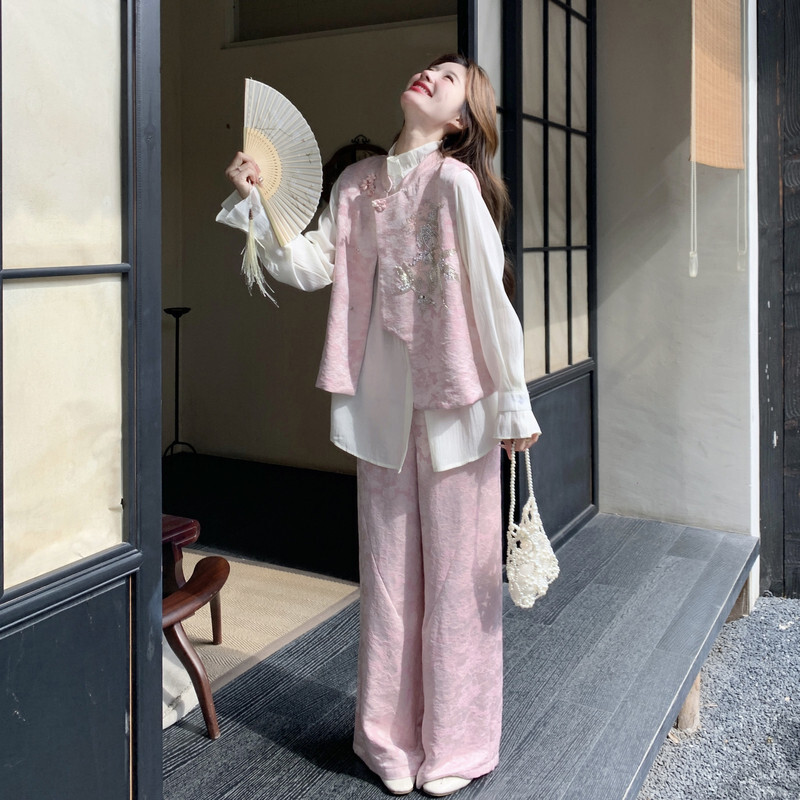 刺绣钉珠国风马甲小衫阔腿裤套装