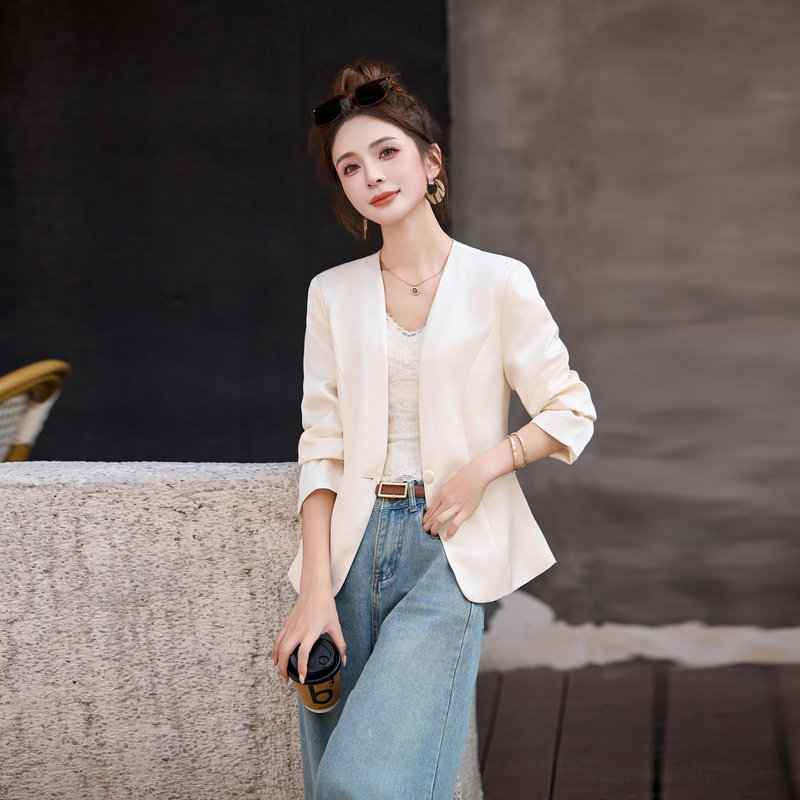 无领小西装外套女春秋季新款小个子短款修身显瘦气质休闲西服上衣