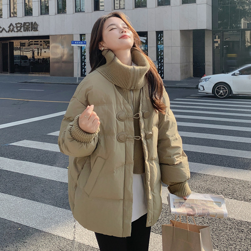 超好看卡其色毛衣领羽绒服女2025新款冬季针织拼接假两件厚外套,女装羽绒服,浙宝271