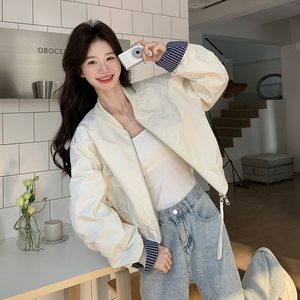 韩系chic米白色立领短款棒球服外套女春秋2025新款独特超好看夹克,灰白色柔光砖搭配图片
