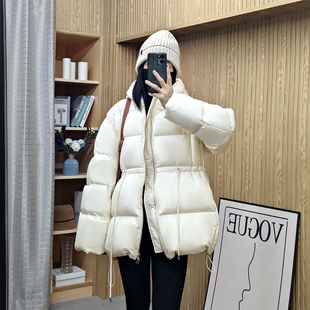 诗都奇冬季新品95白鹅绒百搭抽绳收腰连帽白色羽绒服女中长款宽松