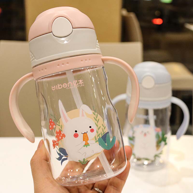 儿童便携吸管杯宝宝泡奶饮水杯子可爱户外随手杯防漏学生创意水壶