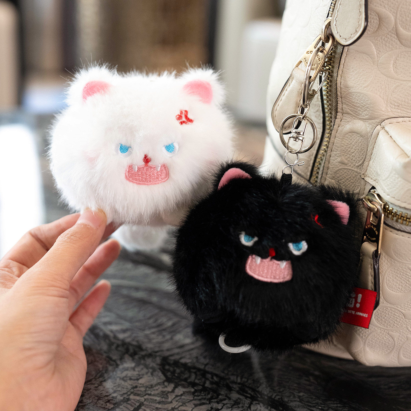 可爱圆球猫咪钥匙扣挂件小号黑猫公仔白猫玩偶书包背包包包挂饰女