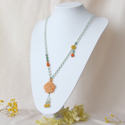 Colorful Gold Silk Jade Water Drop Four-Leaf Clover Lotus Jade Pendant Sweater Chain for Women, Fashionable, Simple, Fresh, and Artistic