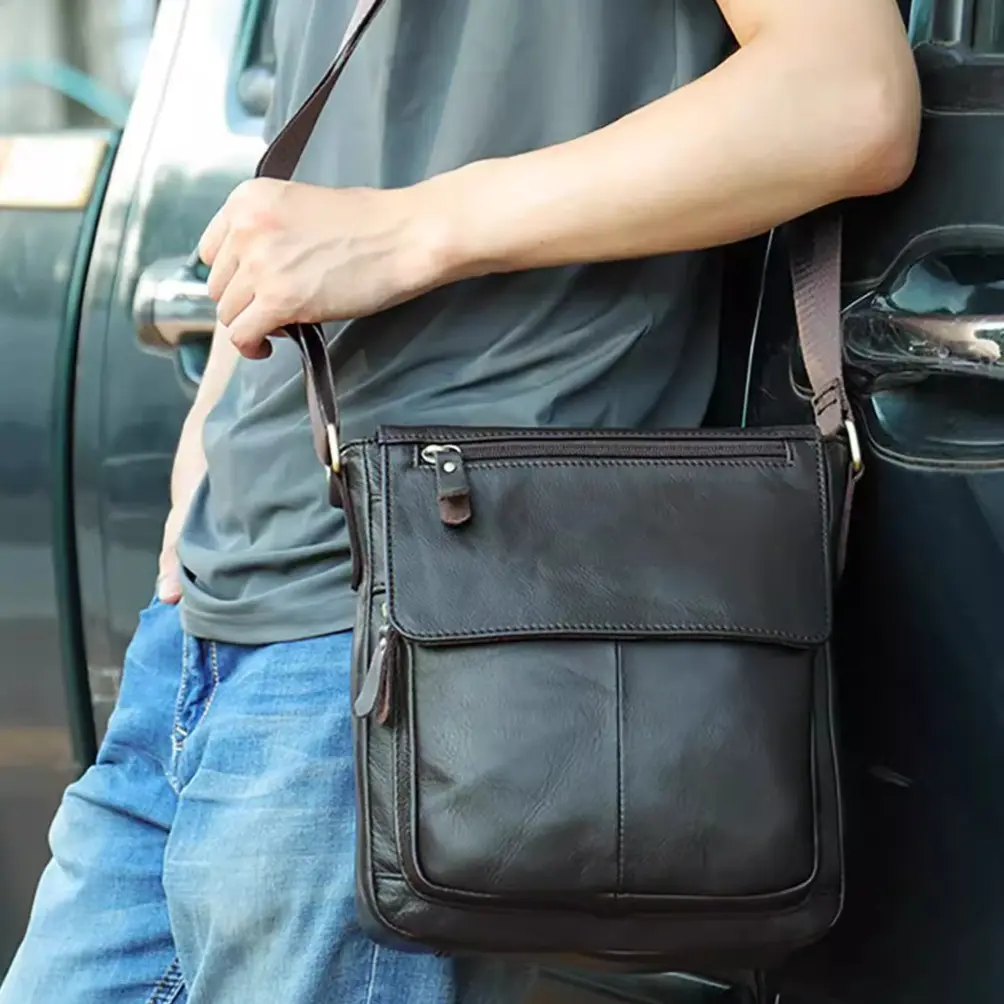 跨境真皮男包单肩包男士斜挎包头层牛皮休闲包盖式男式单肩包