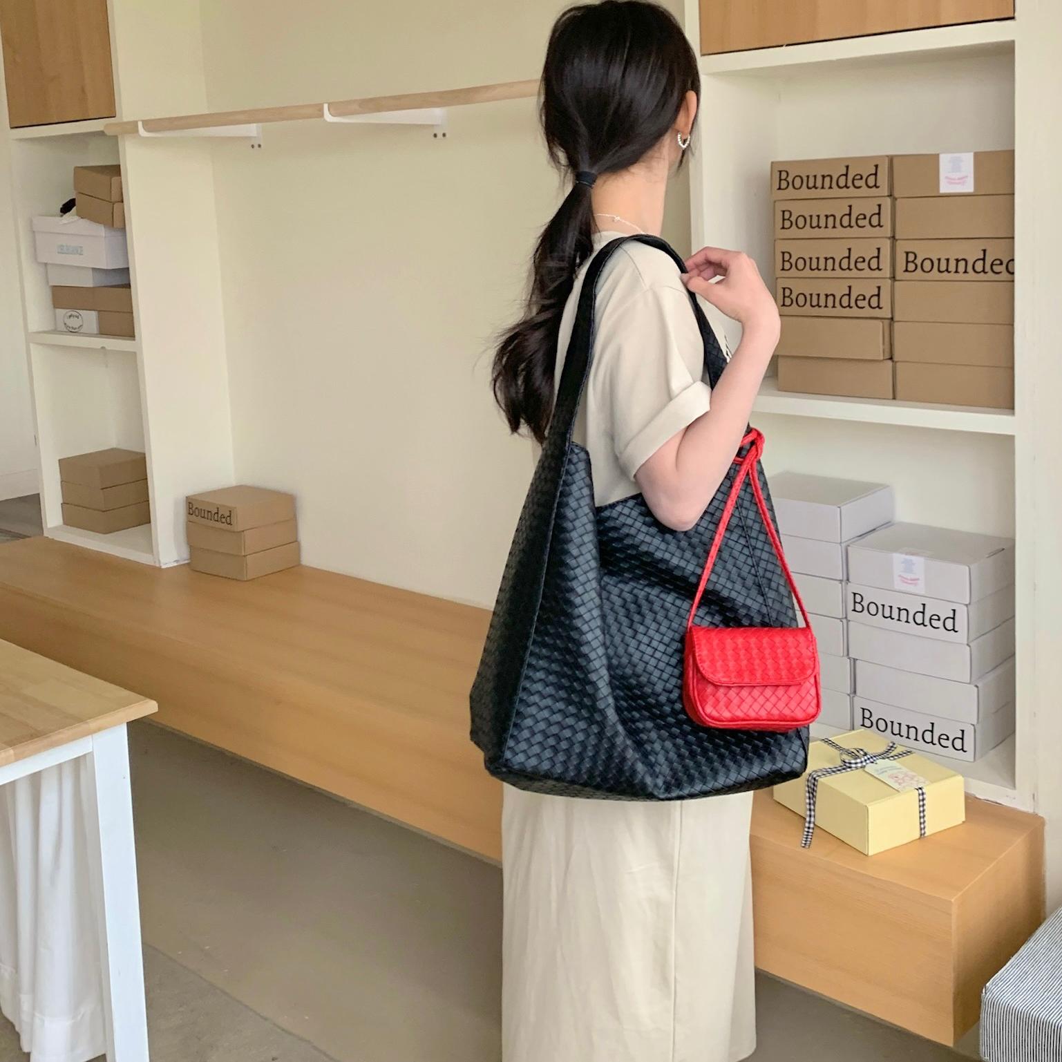 小巧可爱迷你简约单肩斜挎女包