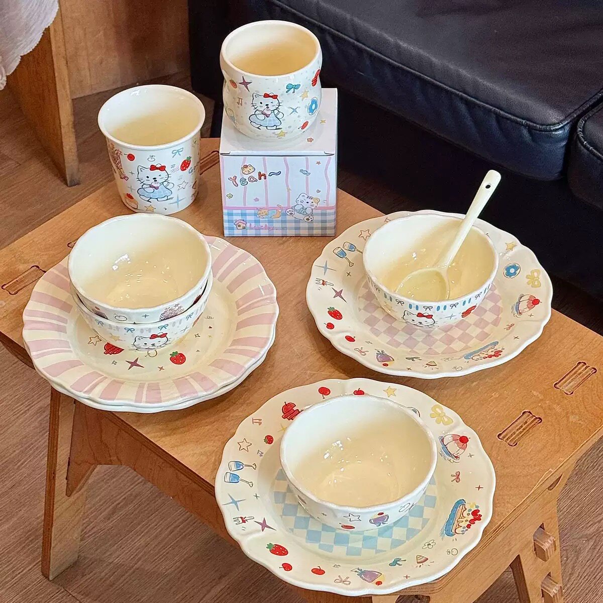 可爱hellokitty陶瓷餐具套装家用高颜值碗盘子碗勺乔迁新居礼物