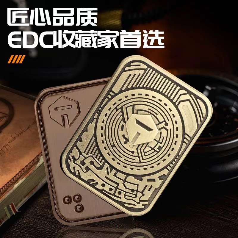 edc指尖金属推牌币扑克AK王金属啪啪币陀螺玩具解压手推响啪啪牌