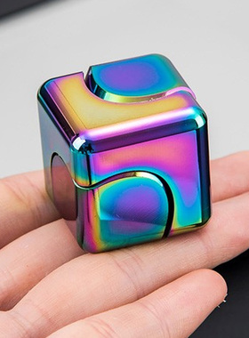 旋转魔方指间陀螺玩具炫彩指尖机械手指edc解压神器黑科技合金属