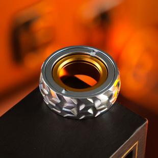 全金属edc机械师段落指环推牌轮胎戒指啪啪币科技感减压玩具