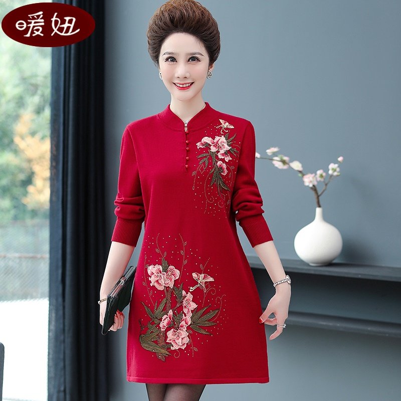 配大衣妈妈秋装洋气礼服毛衣绣花中长款打底衫中老年女装针织裙