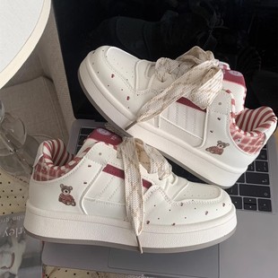 女童卡通小熊休闲鞋2026春秋新款韩版初中生时尚韩版面包鞋运动鞋