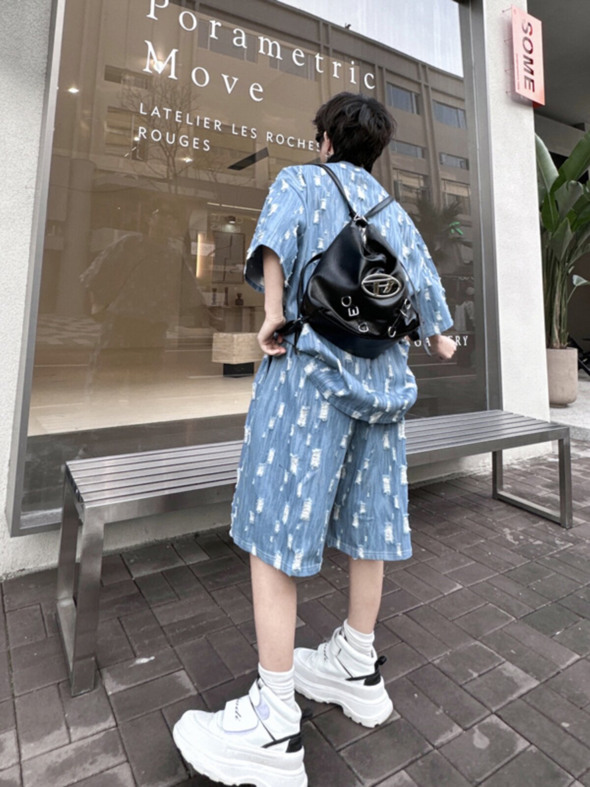 여름 착용 트렌드 브랜드 워싱 디스트레스드 데님 반팔 티셔츠 남성용 루즈한 데님 반바지 정장 투피스 세트