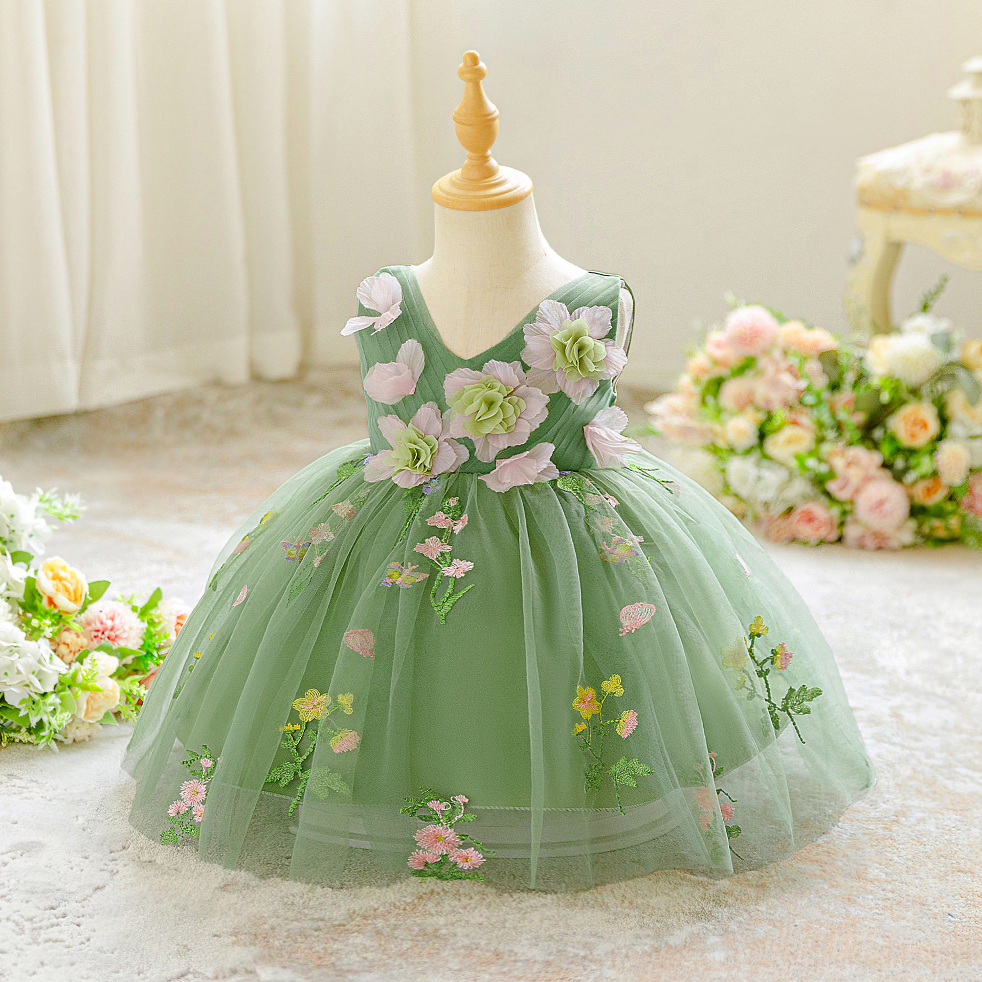 婴幼儿礼服公主裙宝宝周岁立体花朵蝴蝶网纱蓬蓬裙儿童钢琴演奏服