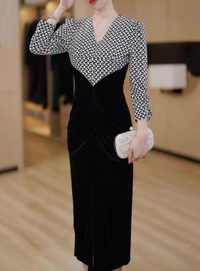 高级感包臀裙2025秋季假两件v领千鸟格拼接黑色丝绒收腰连衣裙女