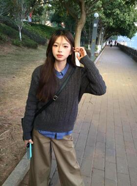 V领慵懒高级感软糯复古麻花灰色毛衣女2025秋冬季内搭针织衫上衣