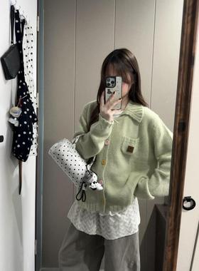 韩系早秋季氛围感穿搭绿色翻领彩扣针织衫开衫毛衣女宽松外套上衣