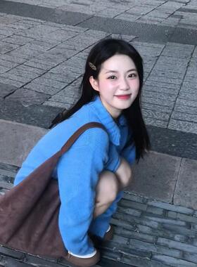 韩系早秋季氛围感穿搭蓝色翻领彩扣针织衫开衫毛衣女宽松外套上衣