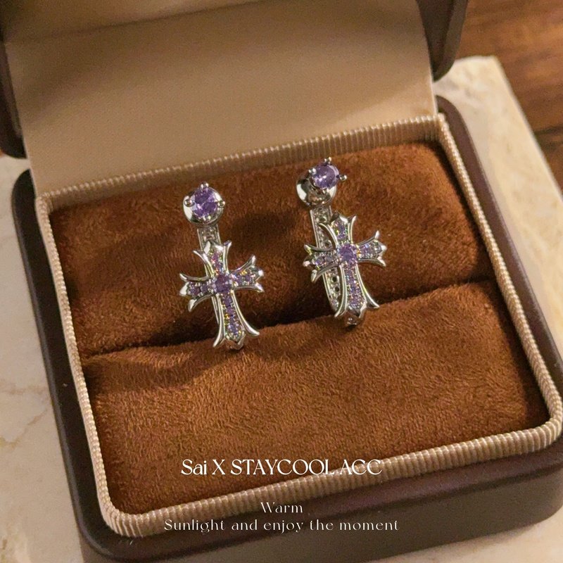 银色十字架镶钻耳钉女士耳环高级感潮流时髦耳饰轻奢,饰品/流行首饰/时尚饰品新,耳钉,淘宝优惠券,粉丝福利购,淘宝优惠卷