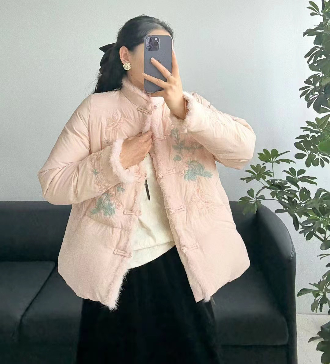 麻印女神5521新款复古立领斜襟水貂毛三防手工盘扣保暖羽绒服