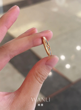 挽里时尚简约天然贝母镶钻戒指