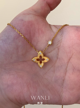 挽里金色拉丝工艺四叶草项链女款