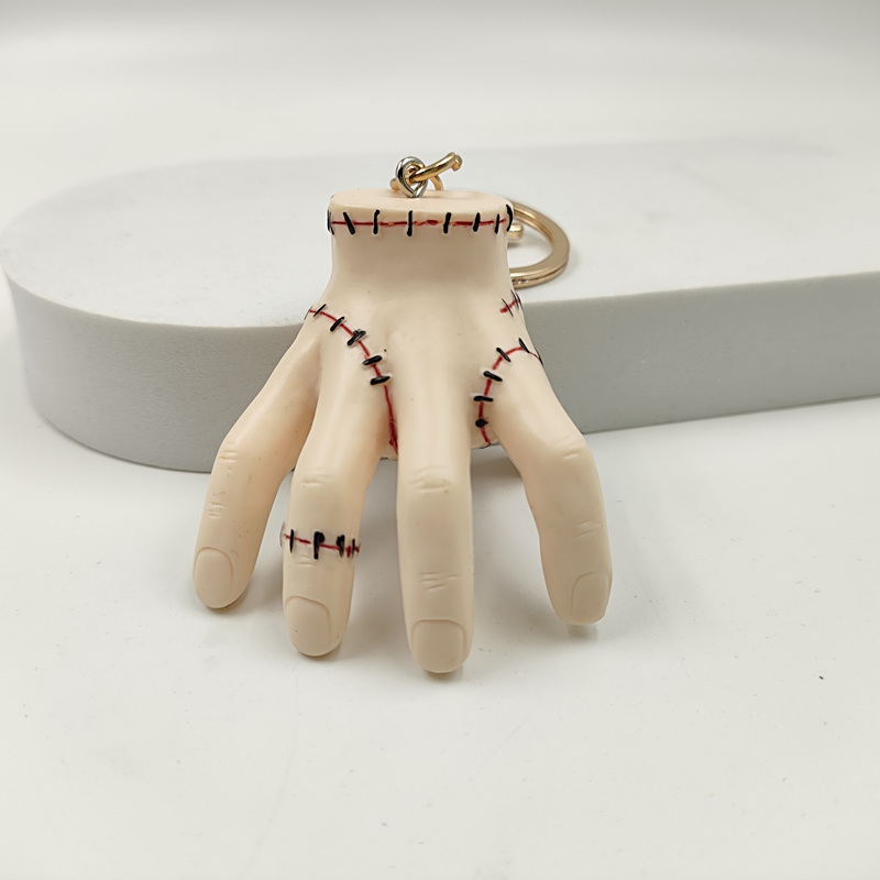 星期三亚当斯一家钥匙扣 Wednesday thing断手掌潮玩吊饰装扮挂件