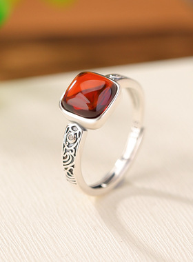 九世银S925纯银血珀复古做旧吉祥花纹方形戒指气质简约设计感指环