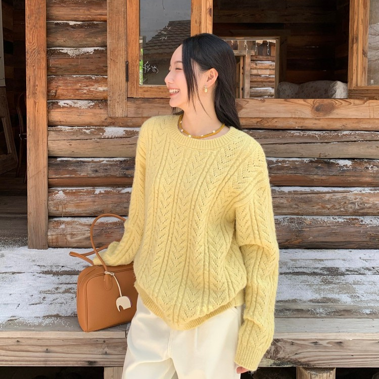 纯色麻花圆领针织衫宽松软糯毛衣