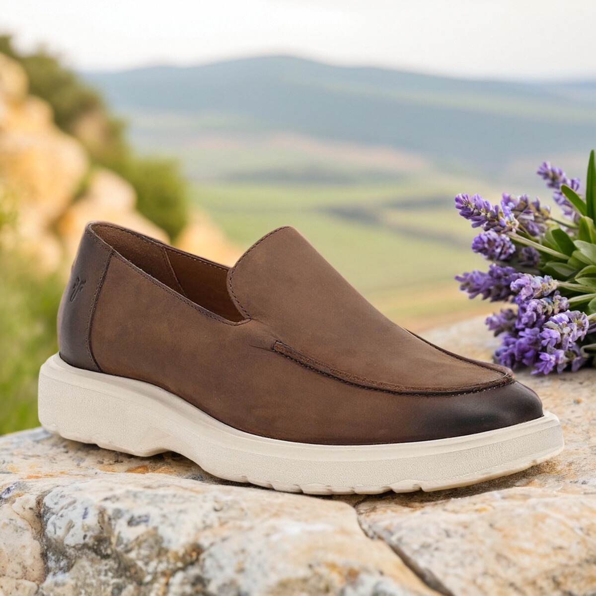 Frye磨砂牛皮休闲皮鞋驾车鞋