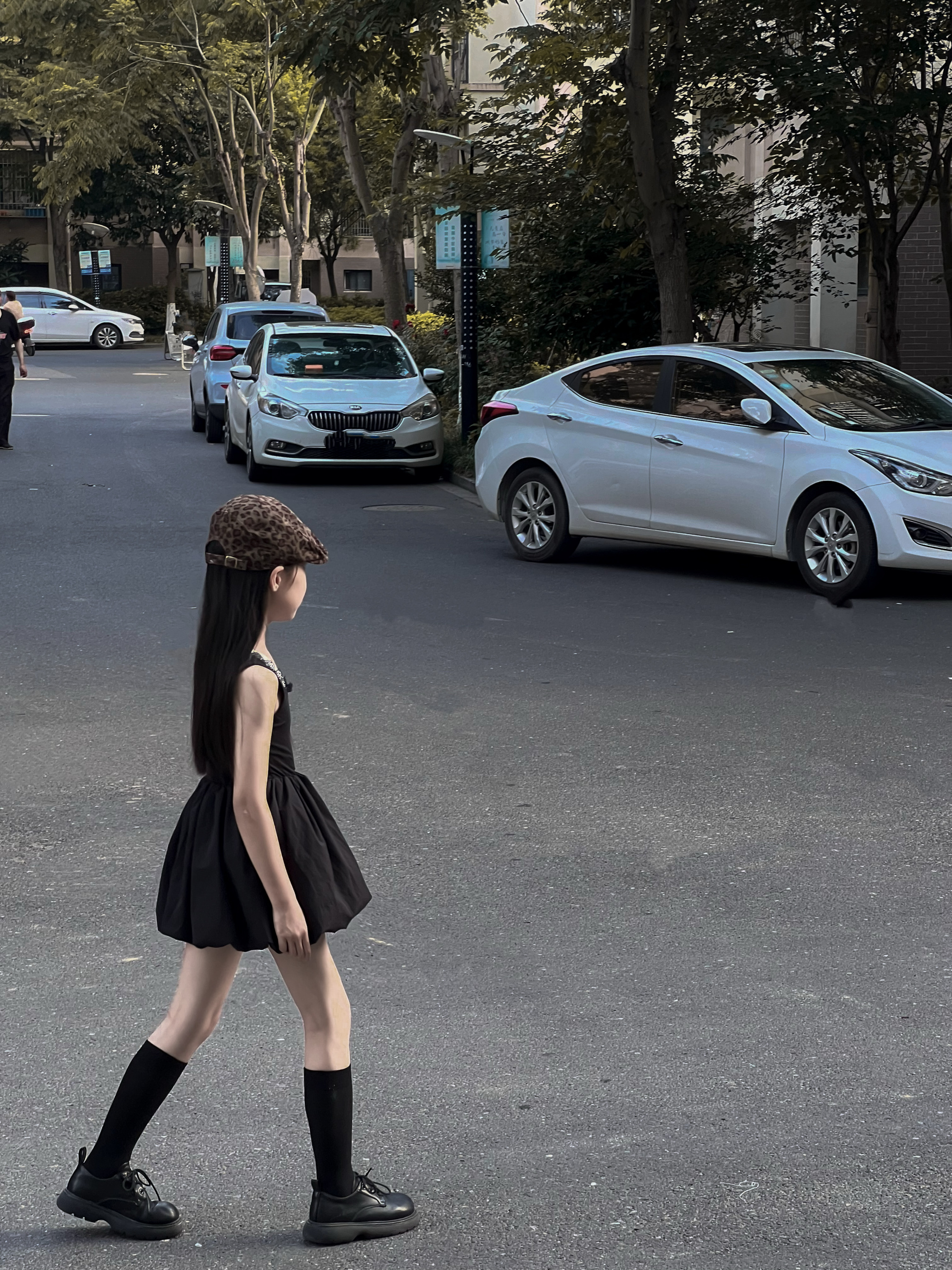 吉小可童装2025夏季新款女童连衣裙中大童吊带背心裙女孩小黑裙