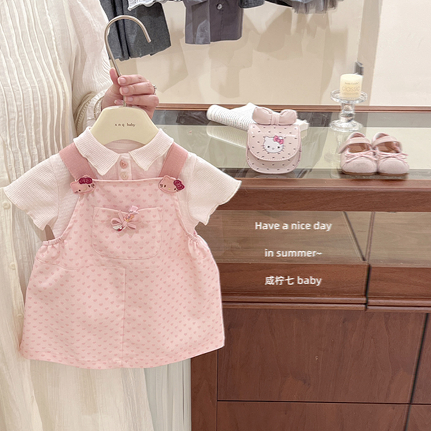 甜心凯蒂！原创设计女童短袖图片