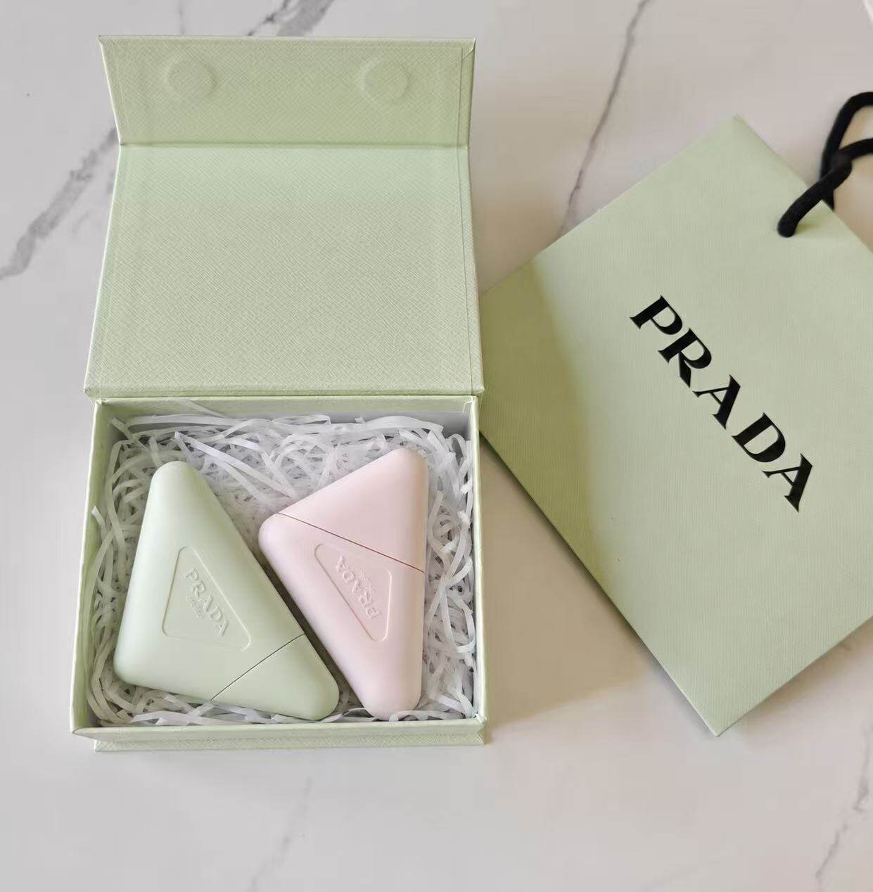 Prada İris Ətirli Əl Kremi 50 ml Hədiyyə Qutusu ilə