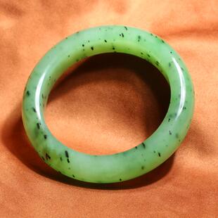 54圈口天然和田玉俄罗斯老坑料油润细腻猕猴桃碧玉精品手镯57.5克