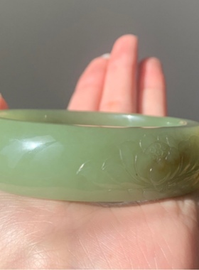 59.5圈口天然和田玉新疆若羌青黄口雕花手镯87.8克