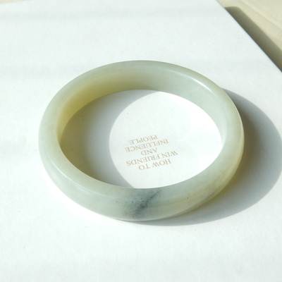 俄料点墨青花特色款女士玉镯子