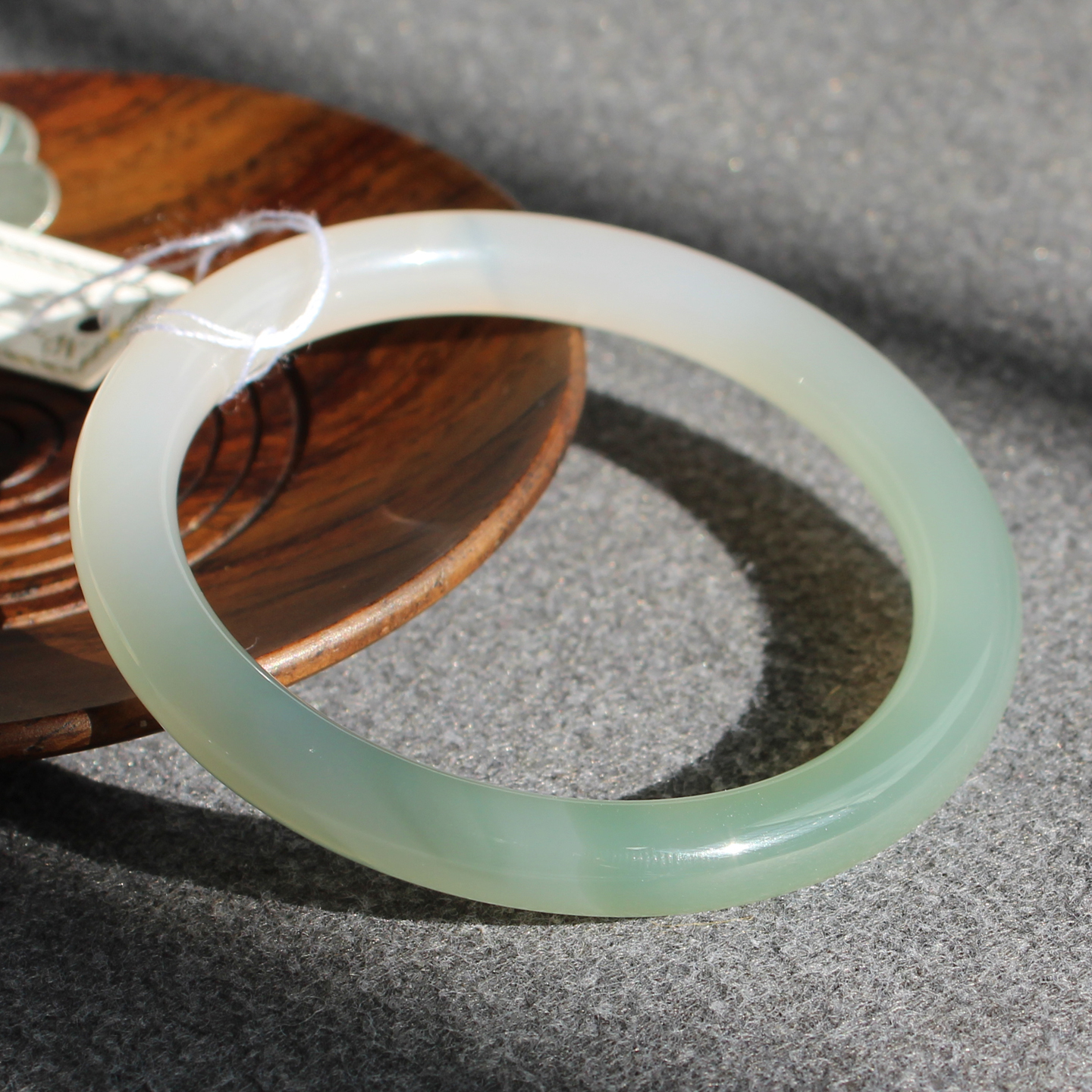 玉髓手镯56mm精美女士圆条手镯