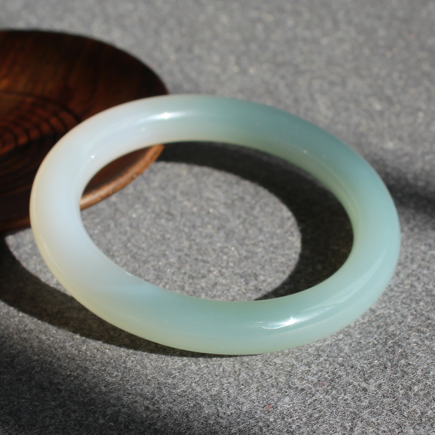 玉髓手镯61mm精美女士圆条手镯